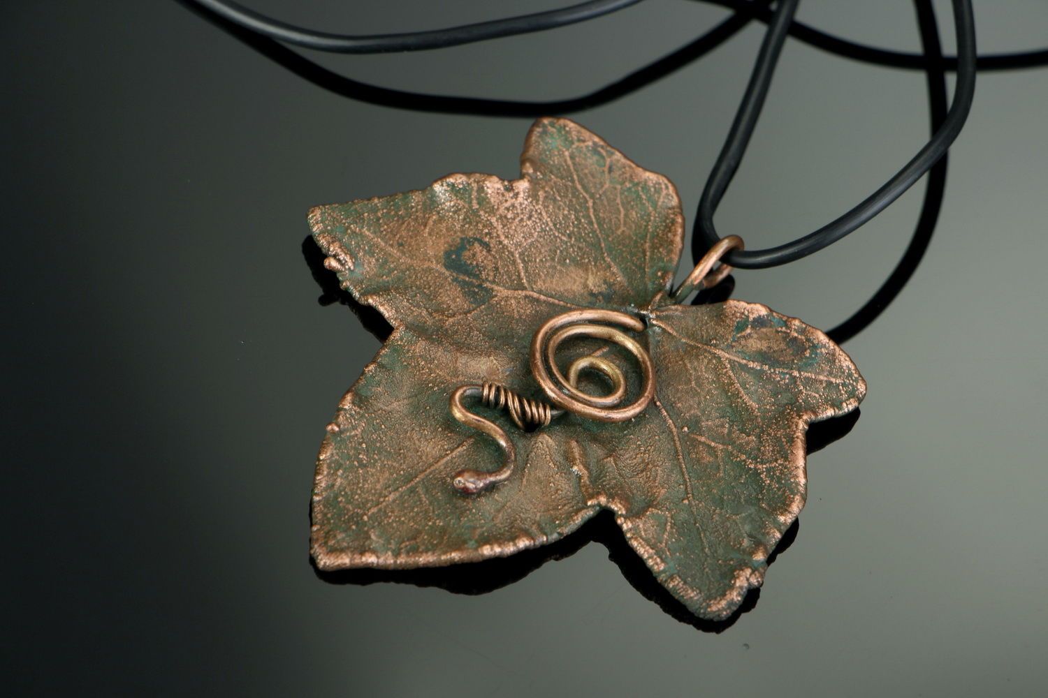 Copper pendant made of leaf photo 1
