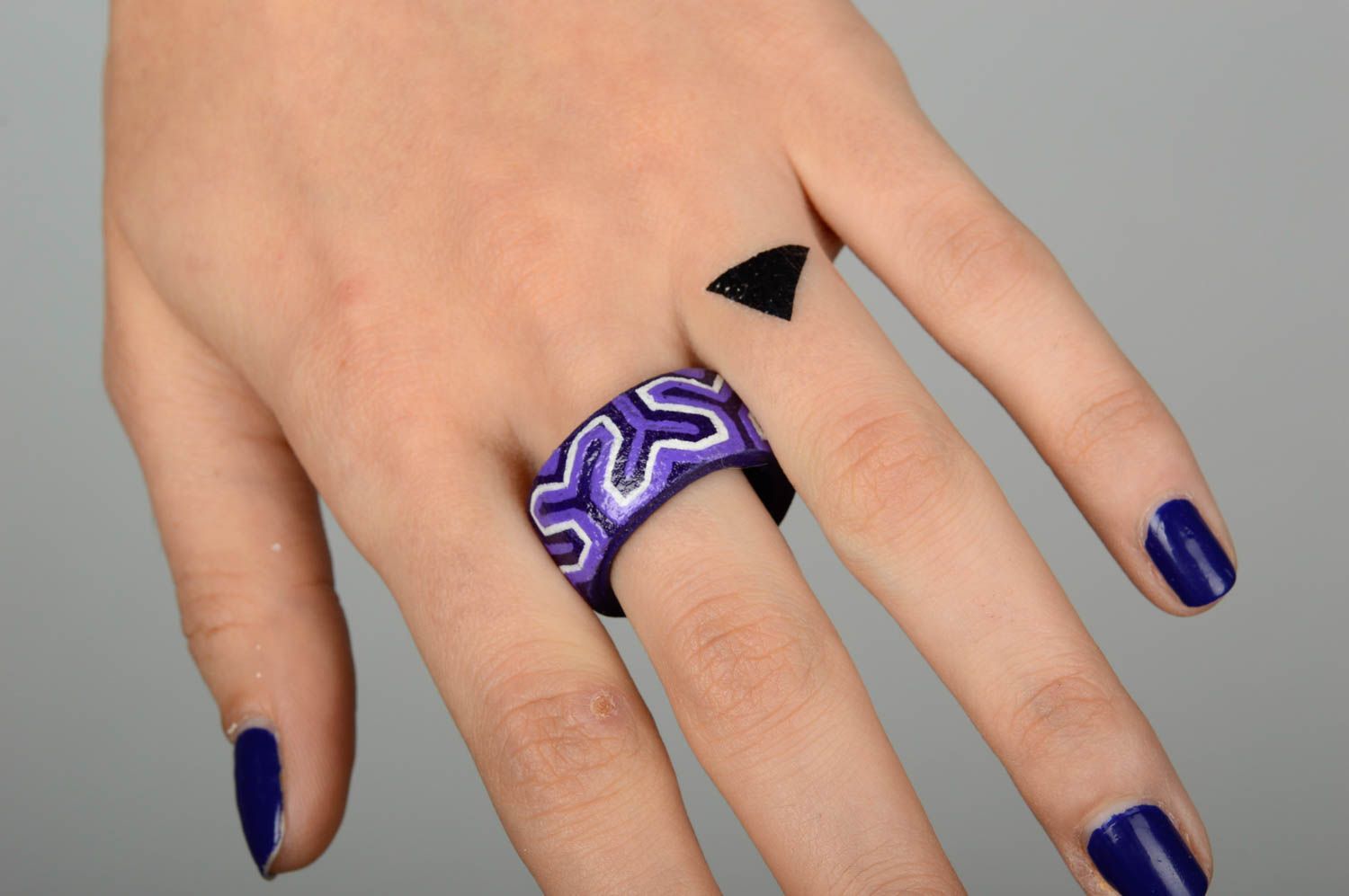 Кольцо ручной работы оригинальное кольцо фиолетовое необычное украшение фото 2