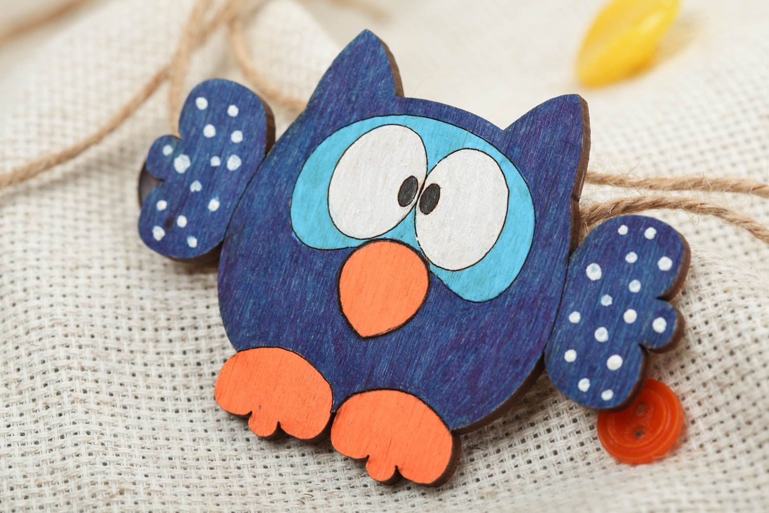 Handmade small designer animal plywood brooch painted with acrylics blue owl photo 1