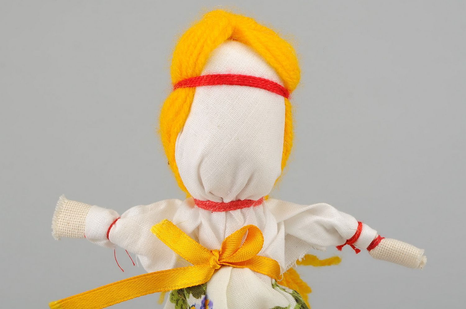 Bambola di stoffa fatta a mano amuleto talismano giocattolo etnico slavo foto 5