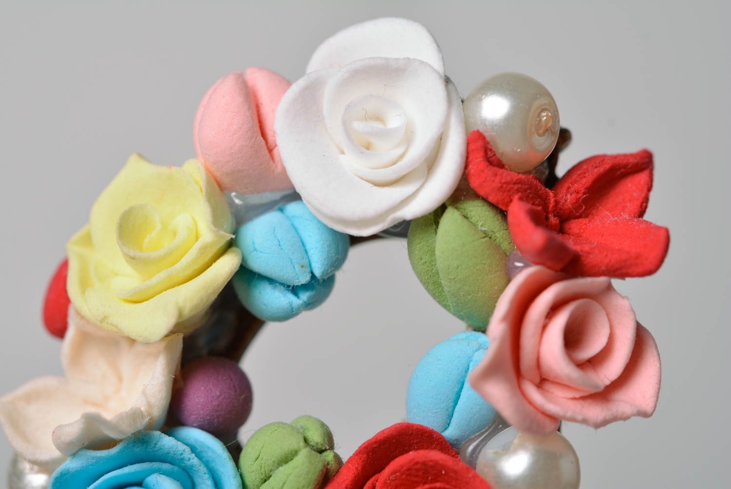 Pendentif en pâte polymère avec fleurs multicolores fait main cadeau pour femme photo 3