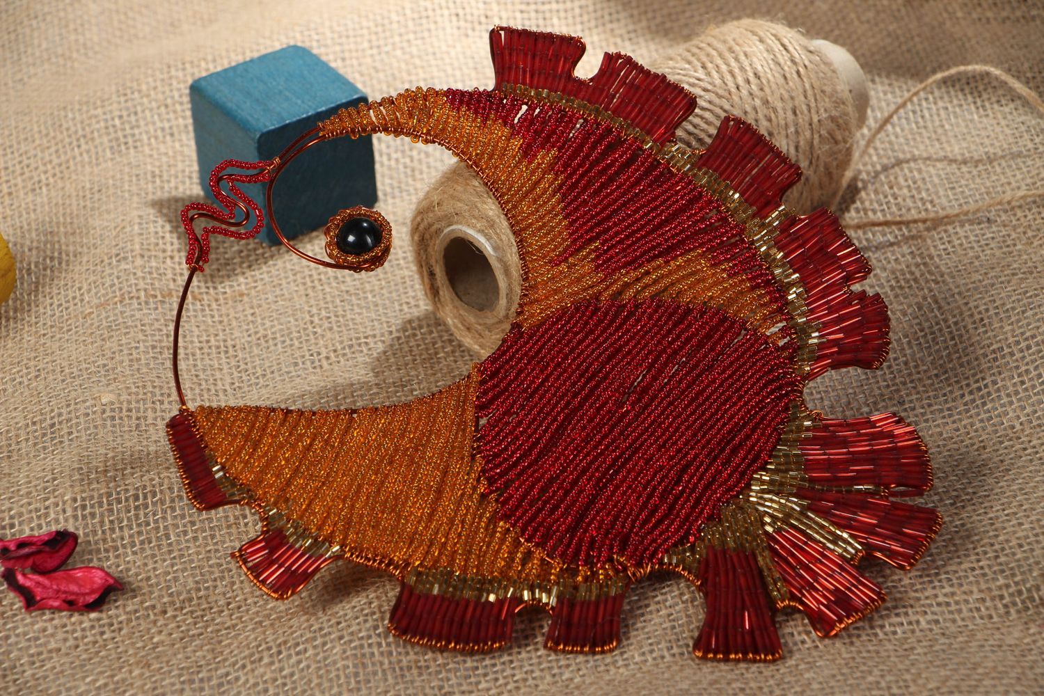 Pannello di perline fatto a mano decorazione intrecciata a forma di pesce  foto 5