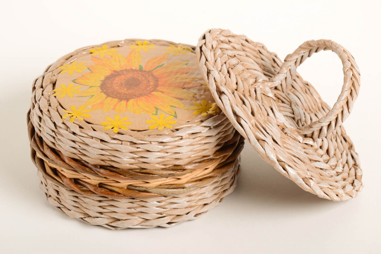 Плетеная корзина ручной работы емкость для конфет подарочная корзина из бумаги фото 5