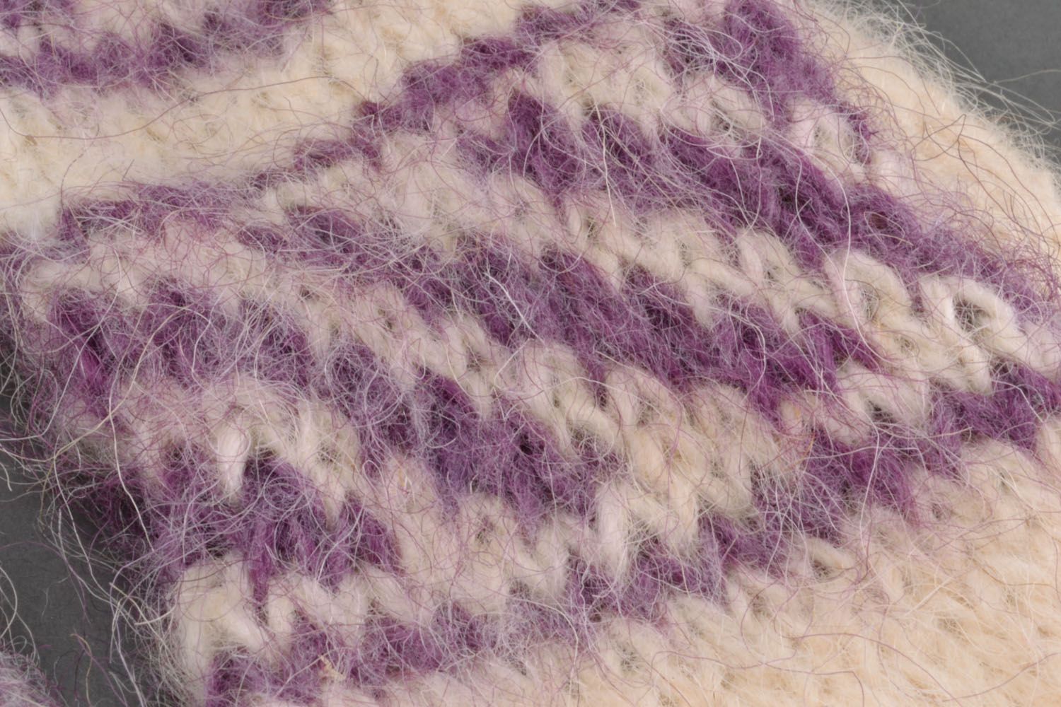 Mitenes quentes de lã feitas à mão com agulhas  foto 4