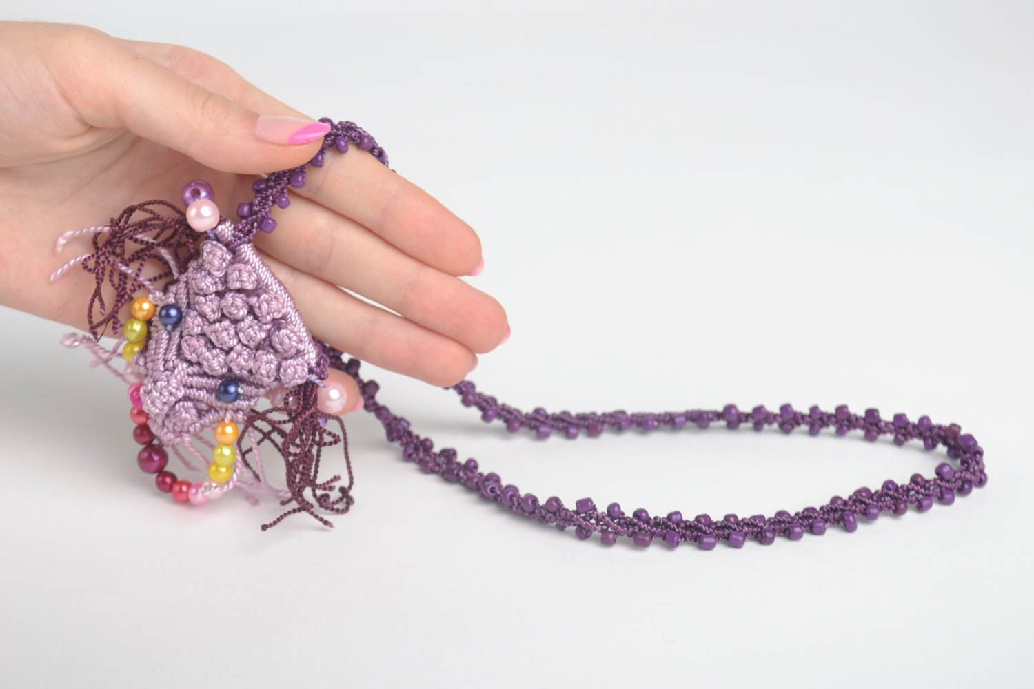 Pendentif macramé violet Bijou fait main visage Cadeau original pour femme photo 5