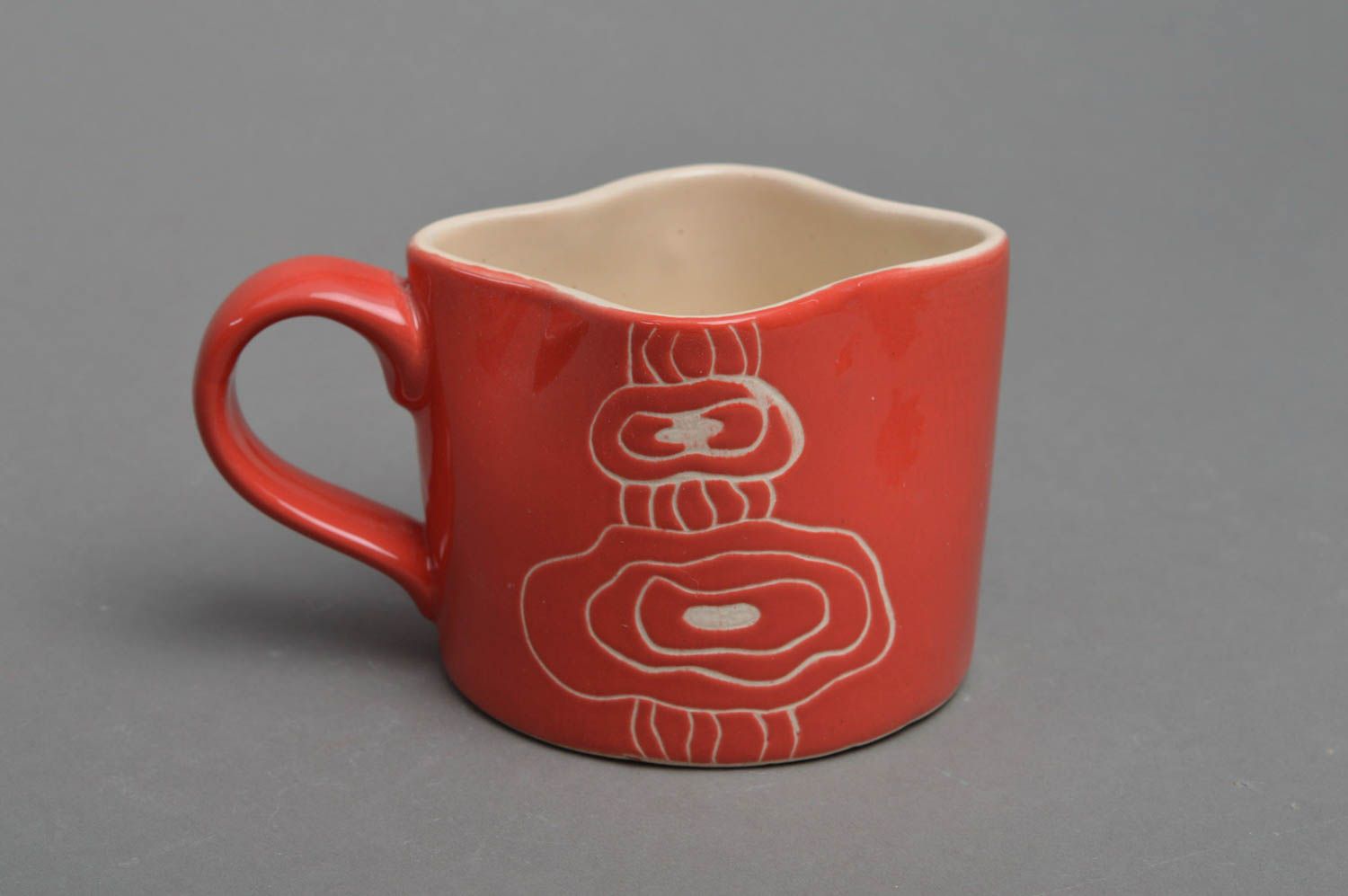 Square shaped ceramic glazed coffee cup in red and beige color photo 2