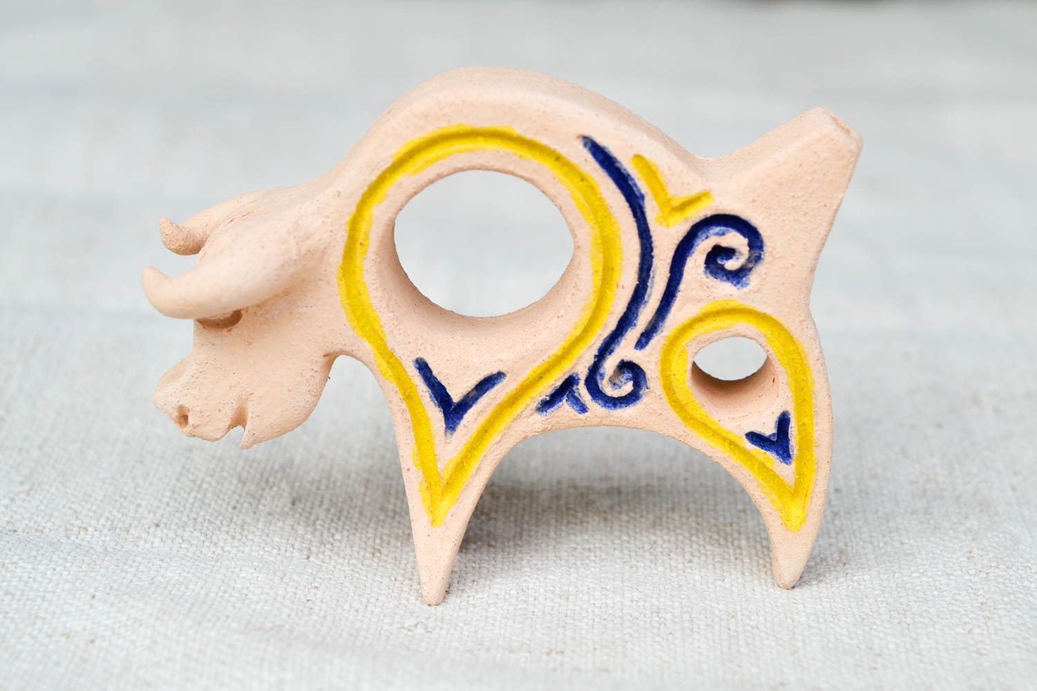 Керамический сувенир ручной работы игрушка из глины свистулька глиняная вол фото 3