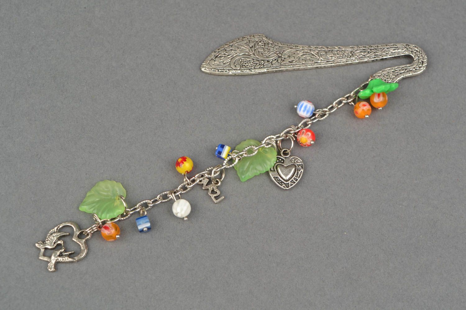 Bookmark with flower shaped charms photo 4