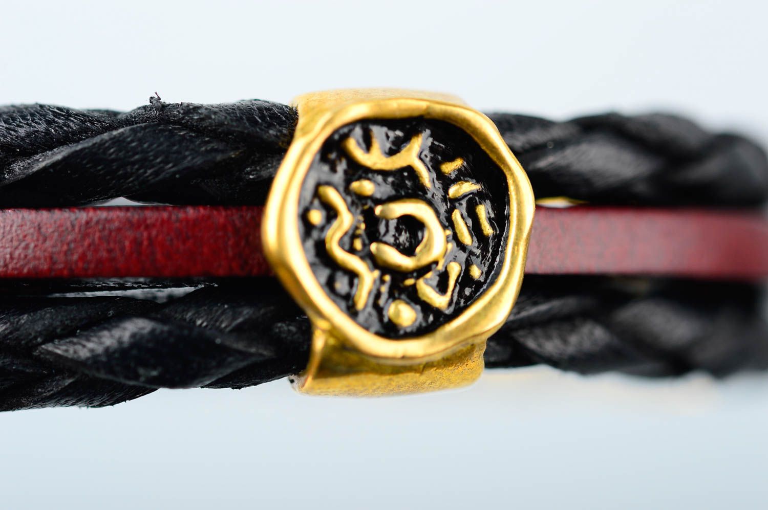 Кожаный браслет хэнд мэйд браслет на руку бордово-черный украшение из кожи фото 5