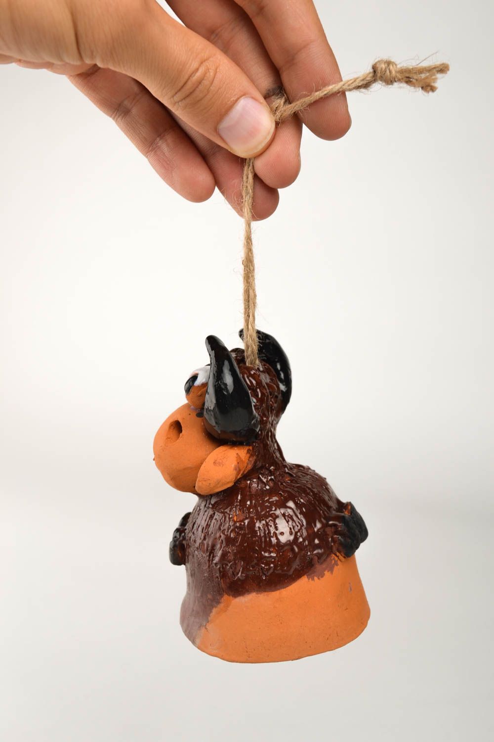 Figurina in ceramica fatta a mano souvenir mucca in terracotta origianale foto 5
