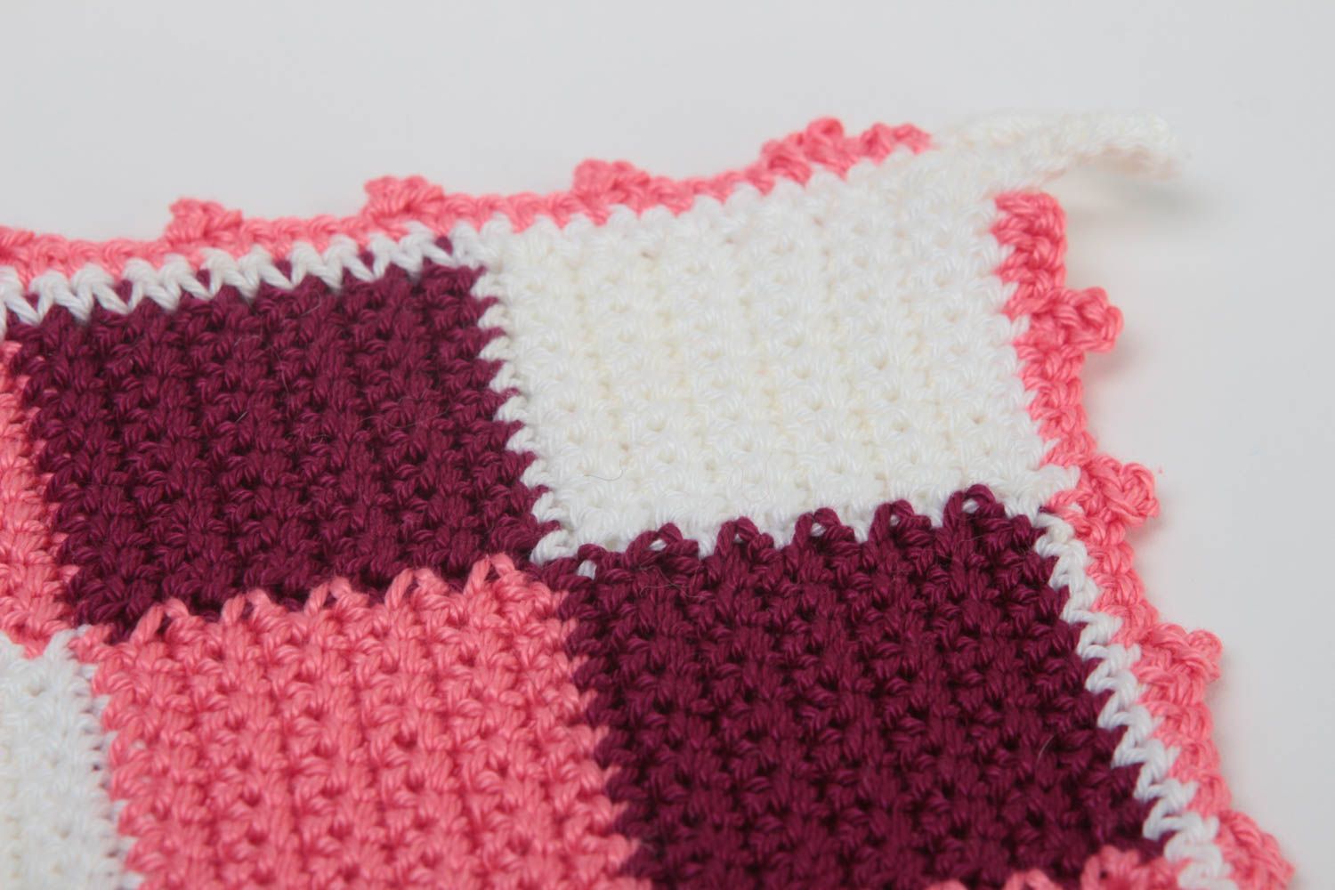 Прихватка крючком ручной работы домашний текстиль вязаная прихватка в клеточку фото 3