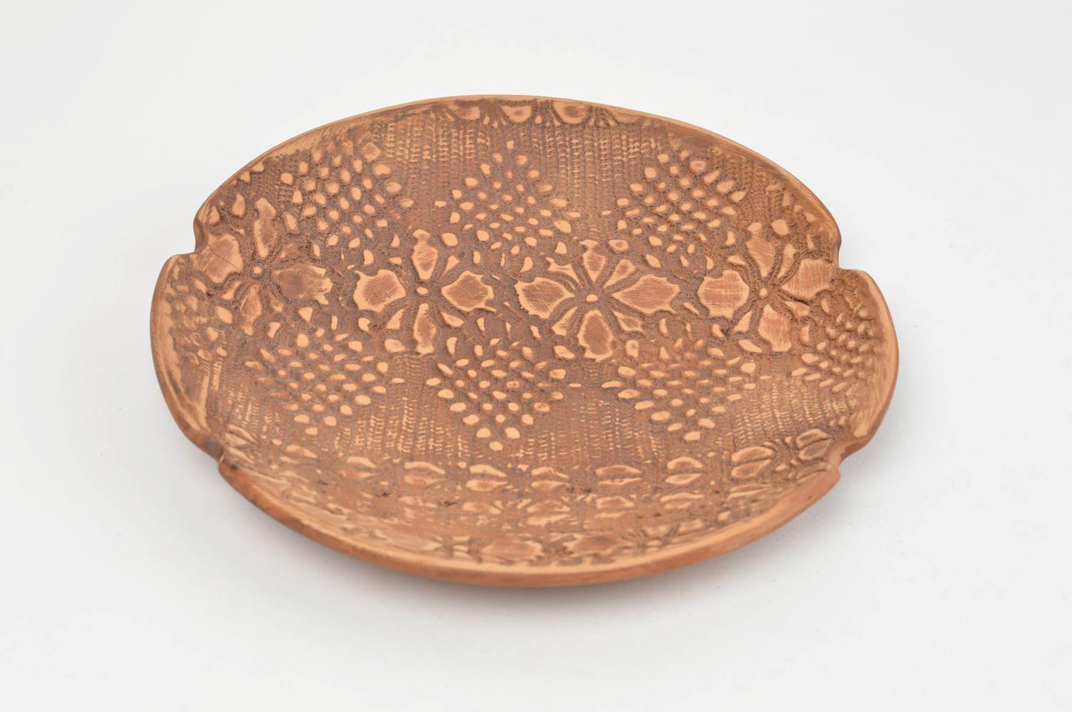 Оригинальная тарелка из глины с узорами коричневая красивая ручной работы фото 2
