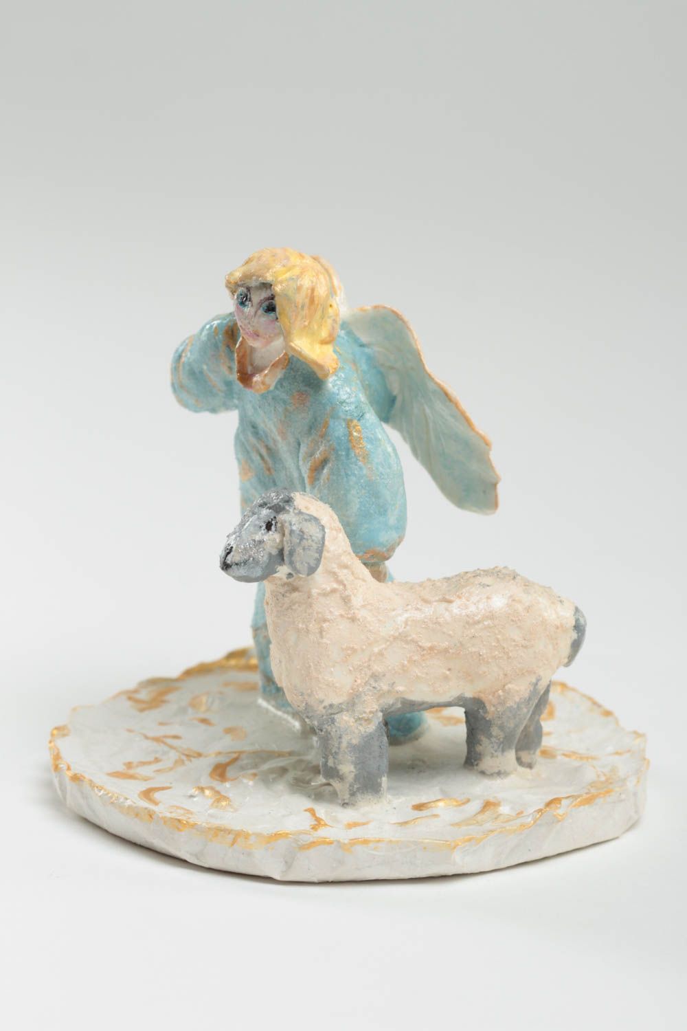 Schöne künstlerische Statuette aus Polymerton Engel mit Schaf schön Handarbeit foto 2