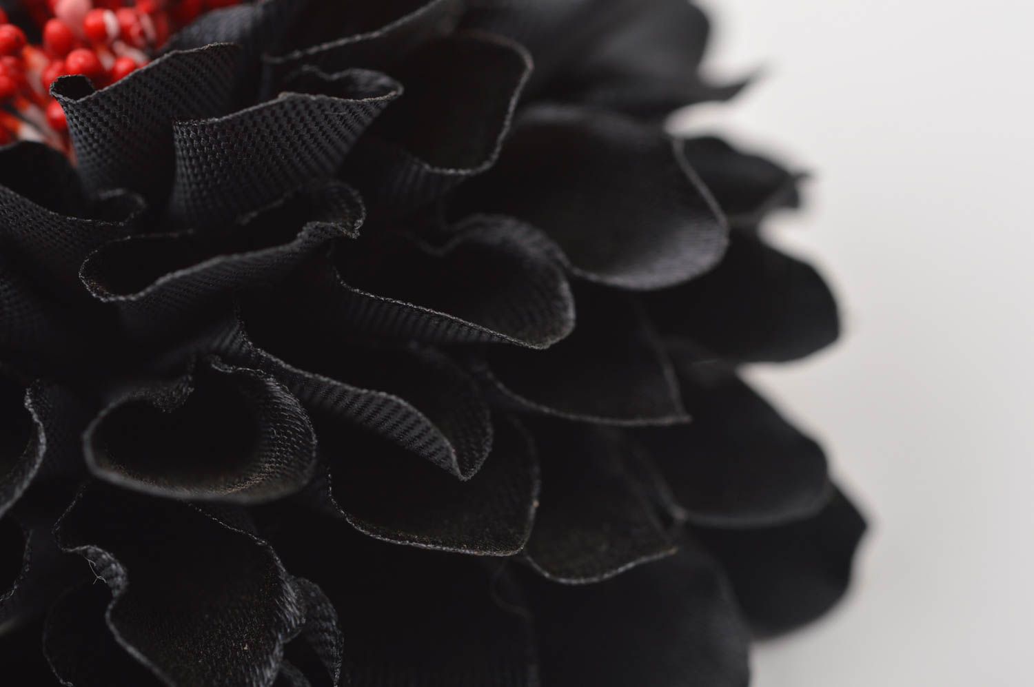 Handmade Schmuck Brosche schwarze Haarspange Blume Haar Accessoires aus Atlas foto 3