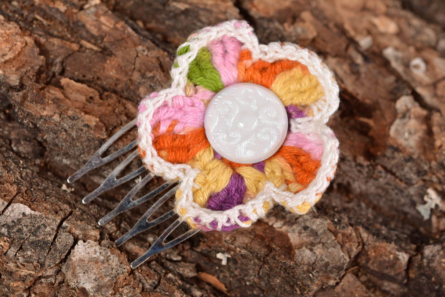 Handmade hair jewelry stylish comb for hair crocheted flower hair accessory photo 1