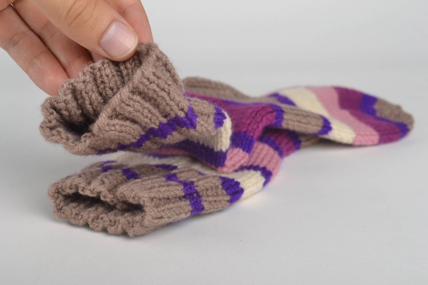 Chaussettes tricot faites main Vêtement femme en mi-laine rayées Cadeau original photo 5