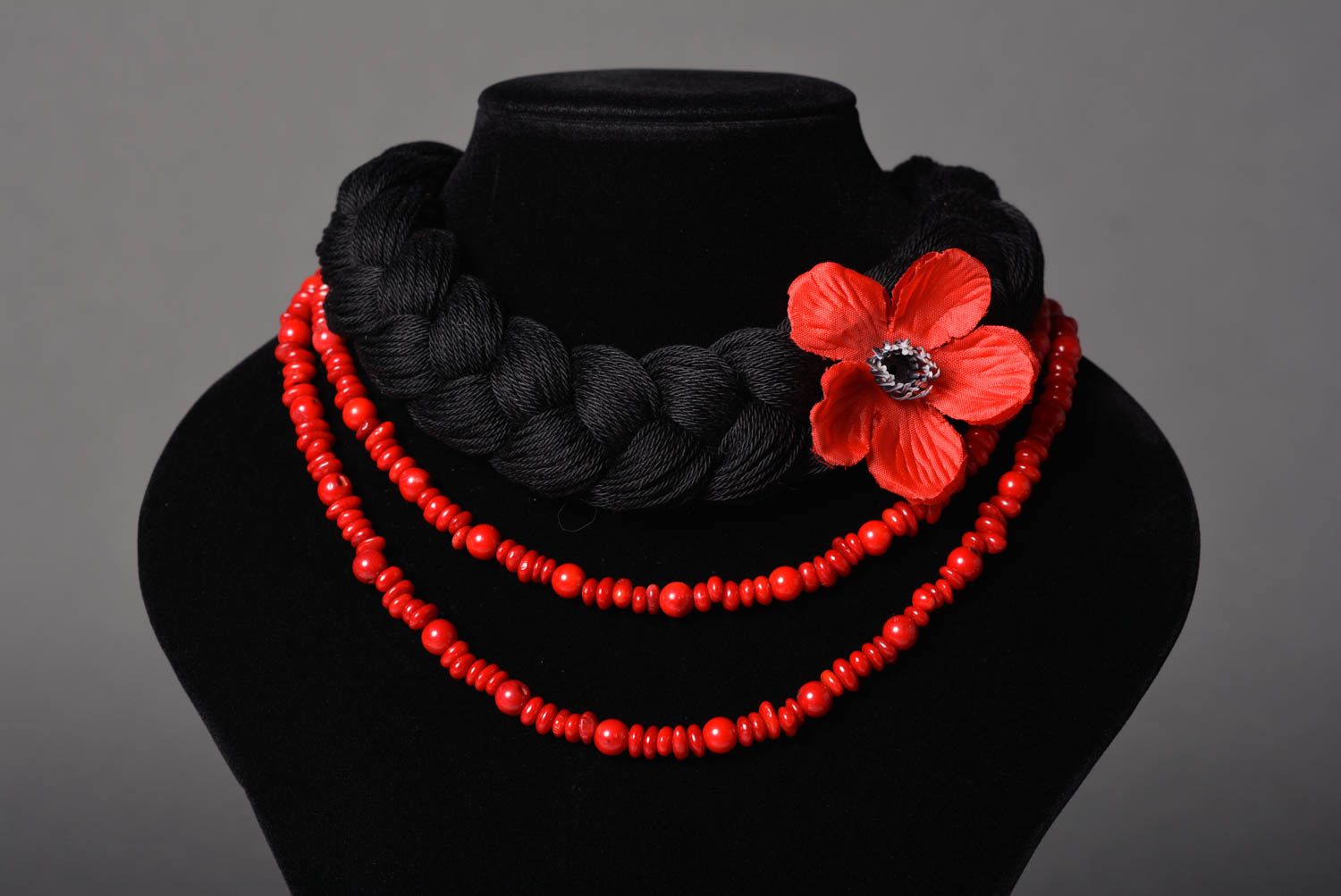 Halsschmuck für Damen Stoff Collier handmade Modeschmuck Collier mit roter Blume foto 1