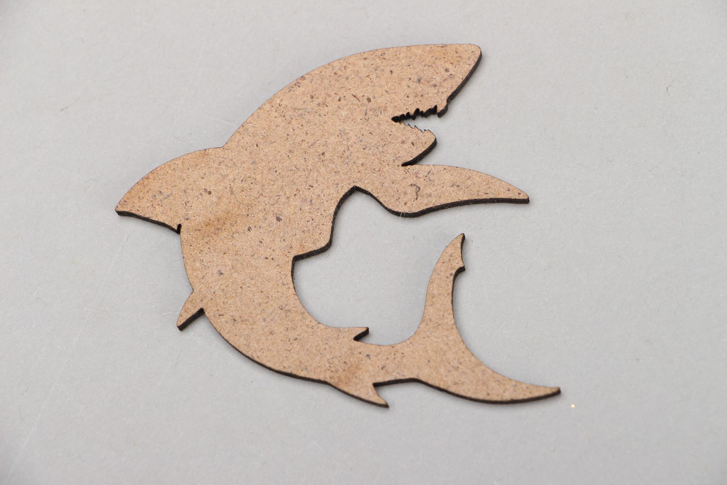 Vorbereitete Materialien handmade aus Furnier Hai foto 1