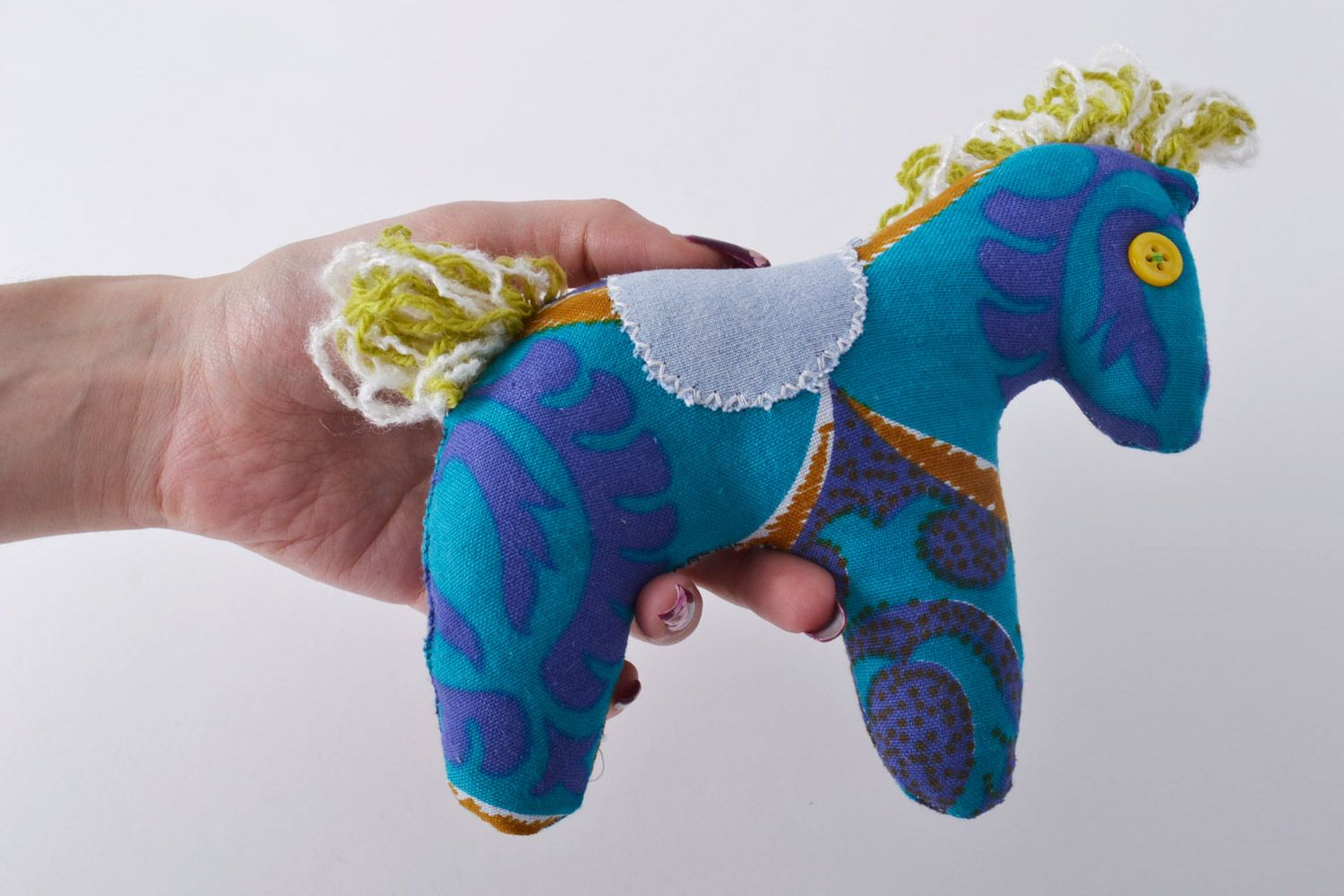 Petit jouet mou en textile fait main Cheval beau avec design de créateur photo 5