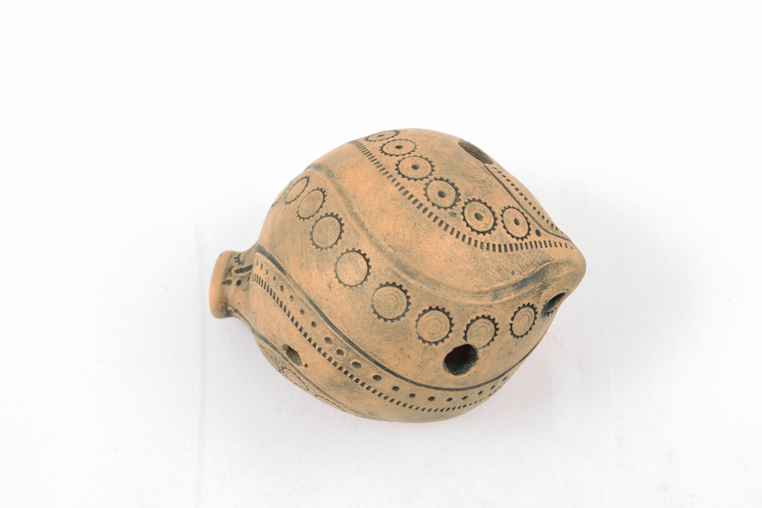 Ceramic penny whistle kilned with milk photo 2