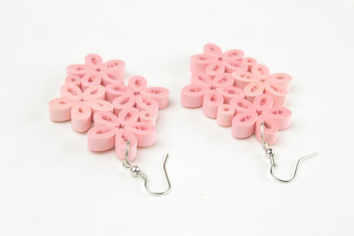 Pink openwork earrings photo 2