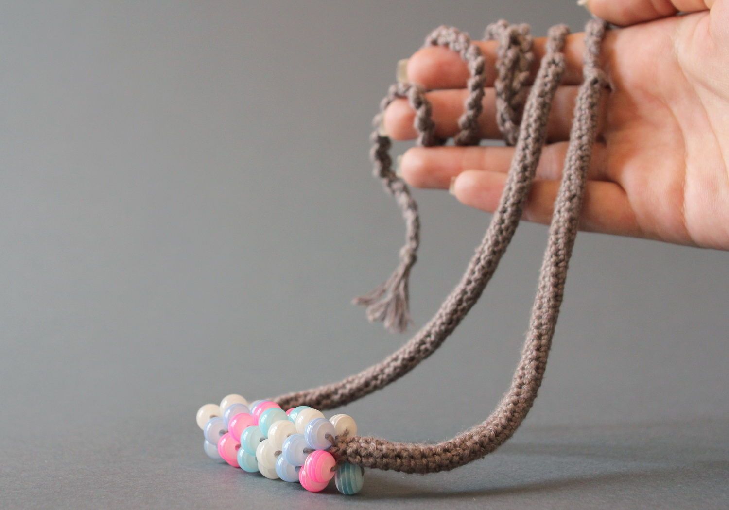 Bead necklace-braided strap, acrylic photo 4
