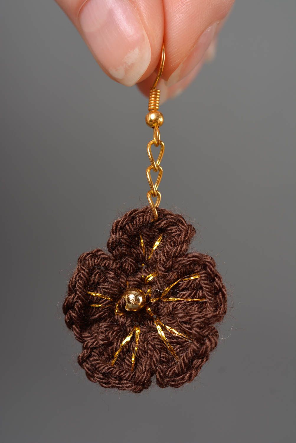 Boucles d'oreilles fleurs Bijou fait main marron tricoté Cadeau pour femme photo 3
