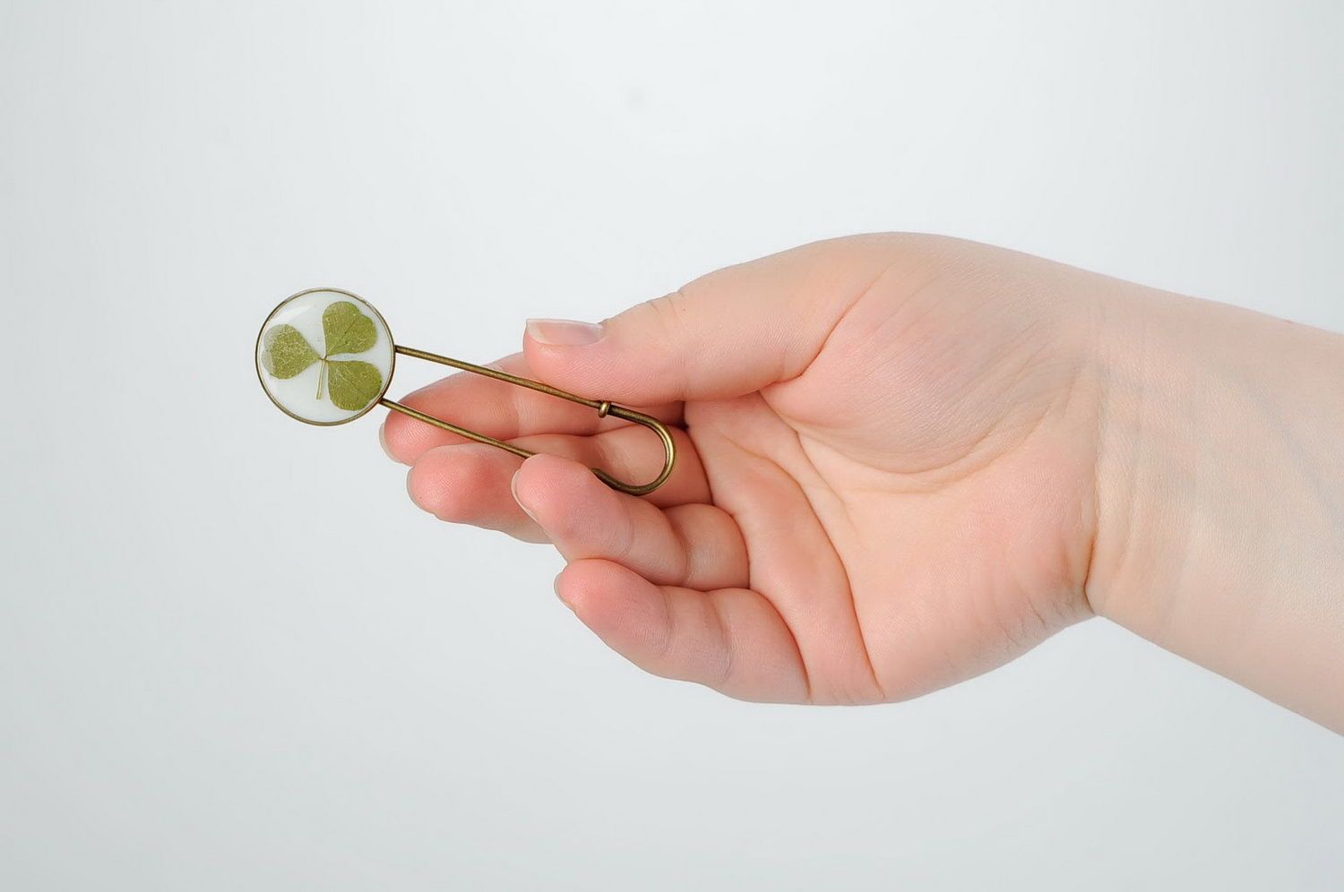 Brooch with natural leaf of clover photo 5