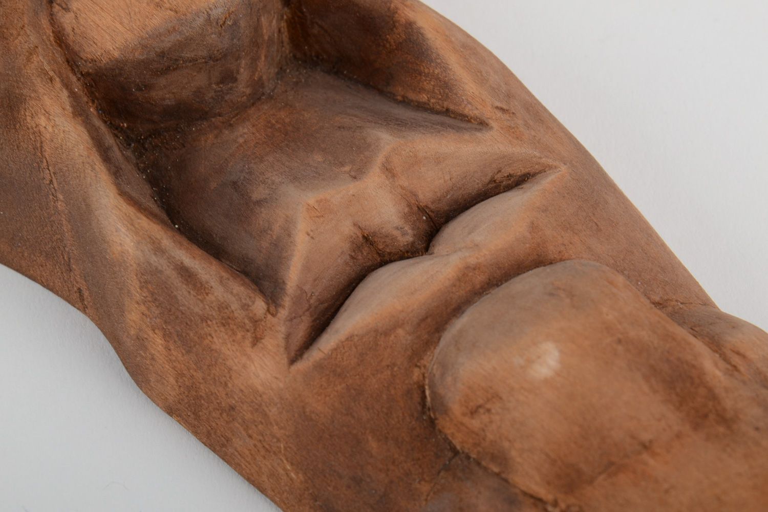 Handgemachte exotische polierte getönte geschnitzte Wandmaske aus Holz   foto 3