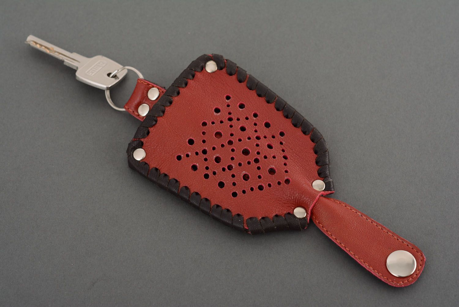 Leather key holder photo 1