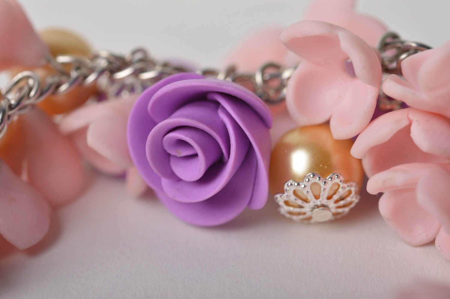 Bracelet fleurs en pâte polymère Bijou fait main rose mauve élégant Cadeau femme photo 5