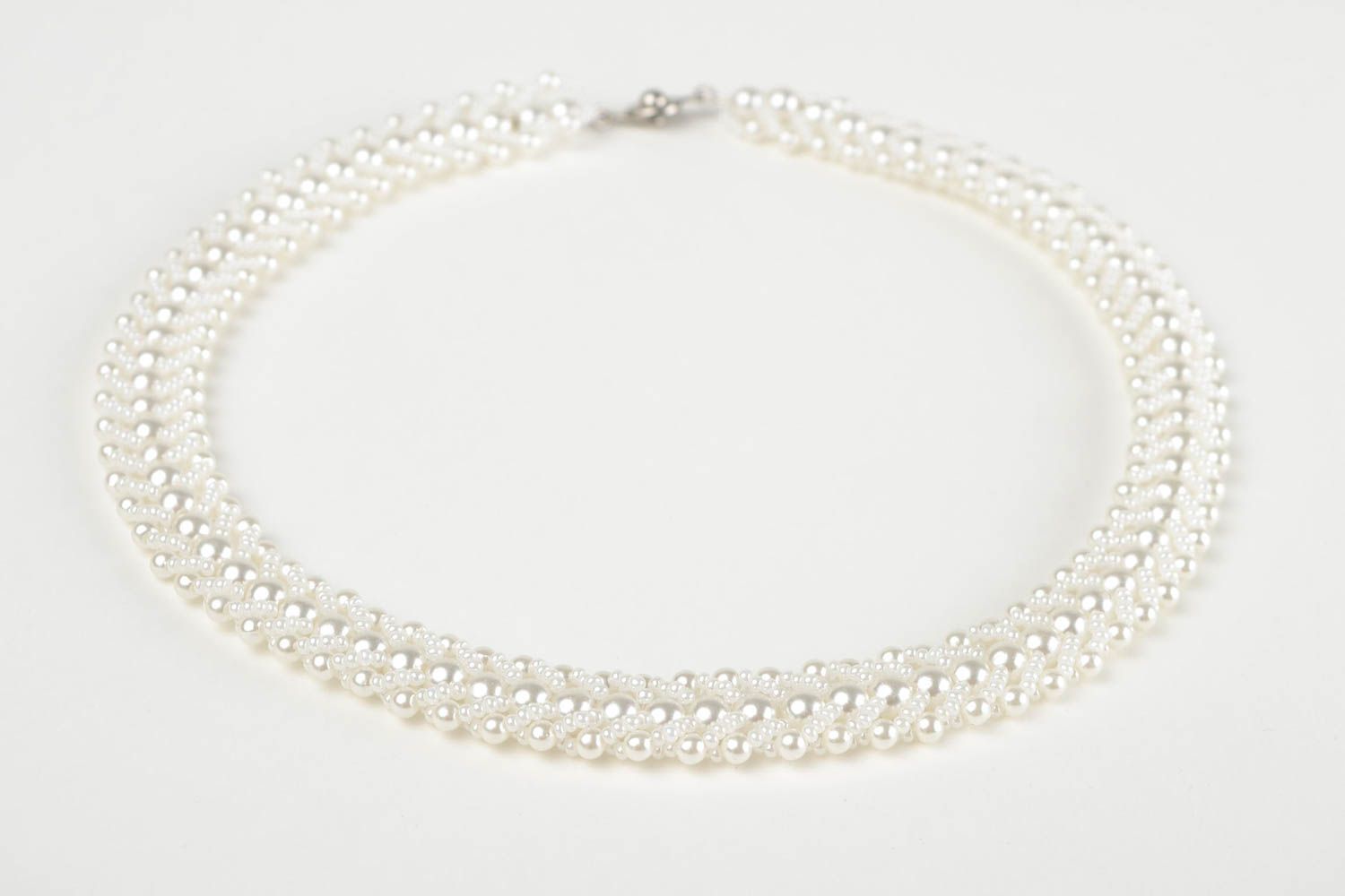 Collier perles de rocaille Bijou fait main blanc élégant de soirée Cadeau femme photo 4