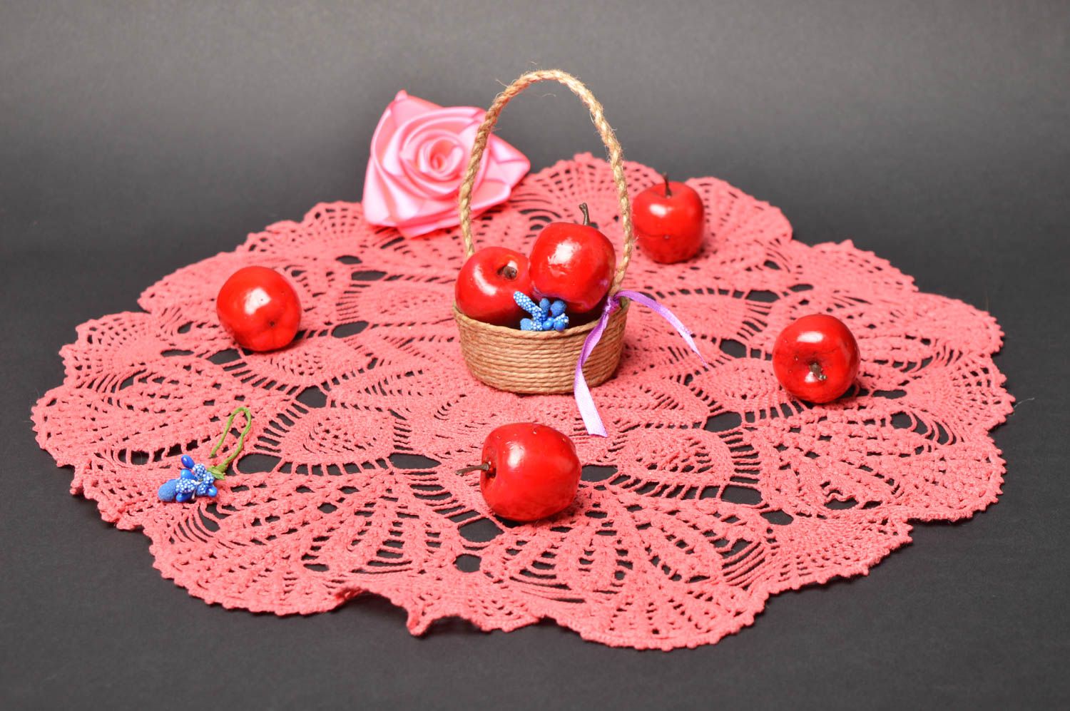 Napperon ovale fait main Déco cuisine tricoté en coton rose ajouré Cadeau femme photo 1