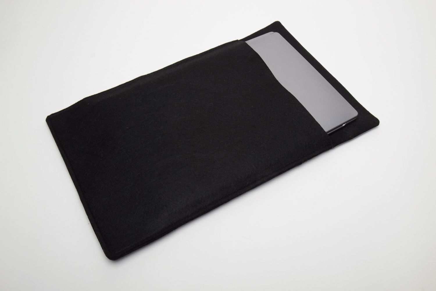 Handmade black tablet case photo 2