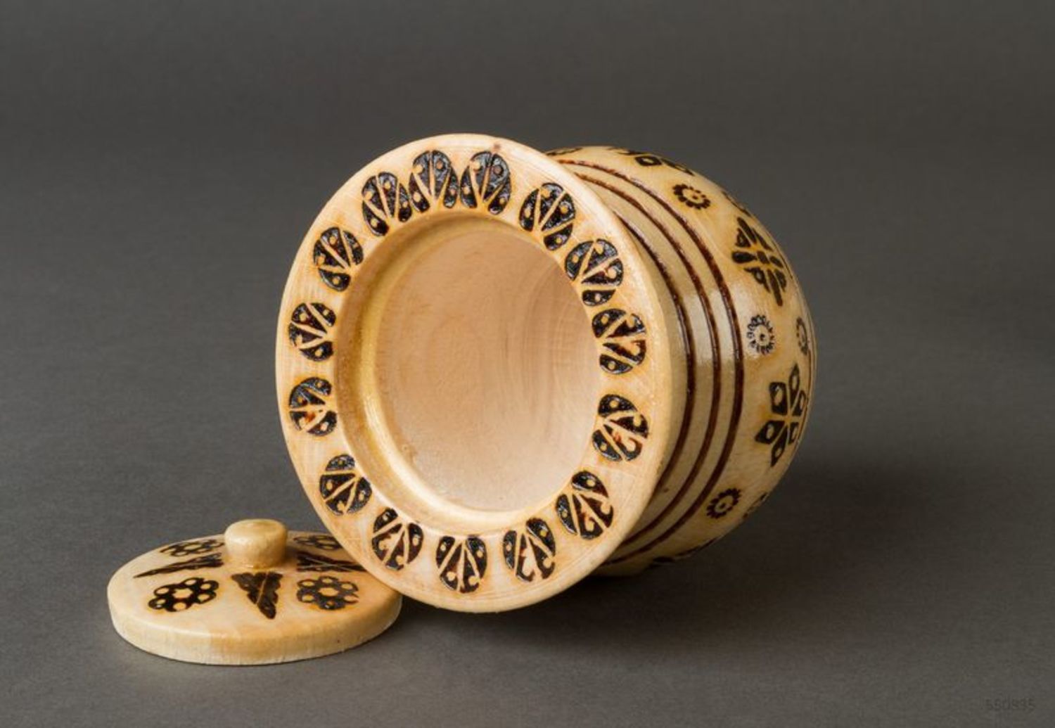 Barattolo di legno con coperchio fatto a mano Vasetto di legno per le spezie 
 foto 4