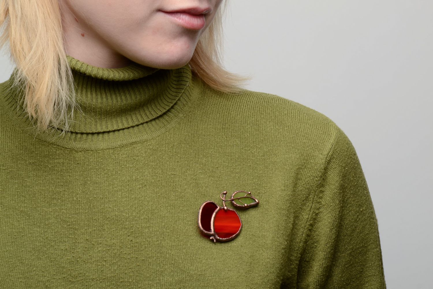 Stained glass brooch in the shape of red apple photo 5
