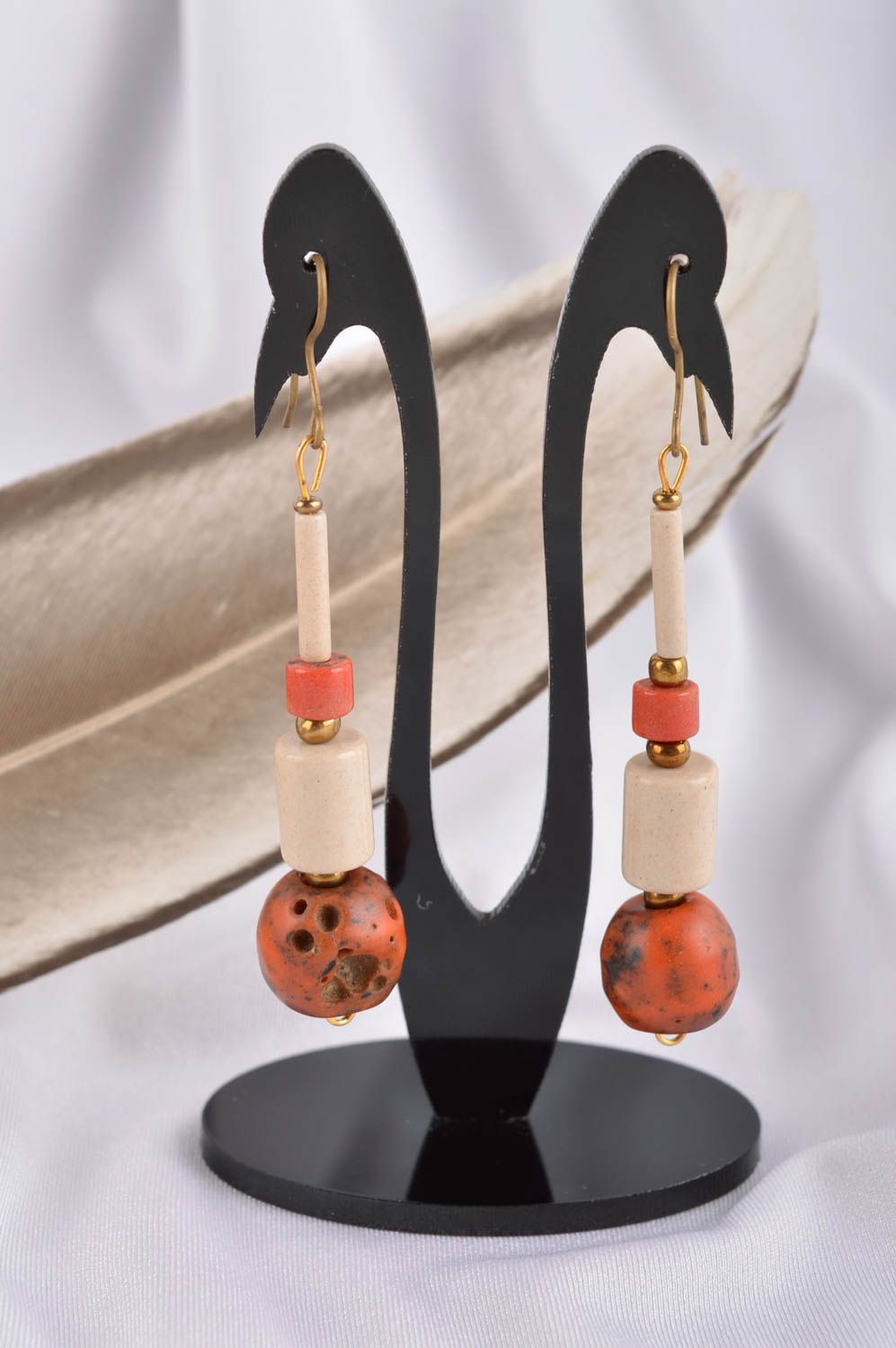 Boucles d'oreilles en corail Bijou fait main pendantes Cadeau pour femme photo 1