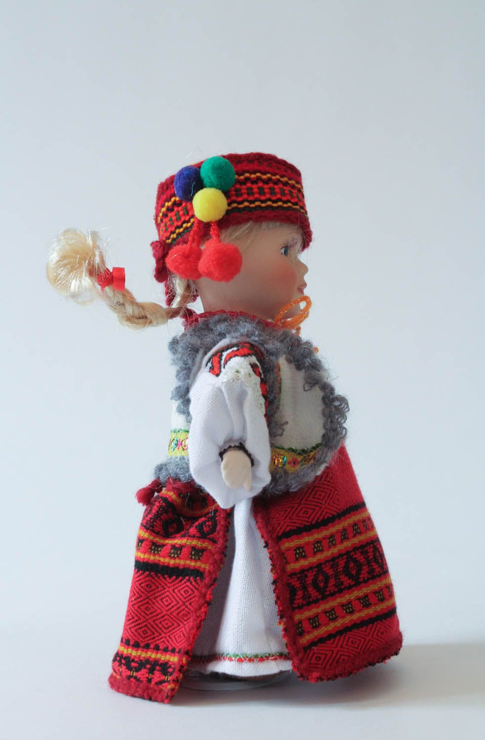Künstlerische Interieur Puppe Ukrainerin foto 2