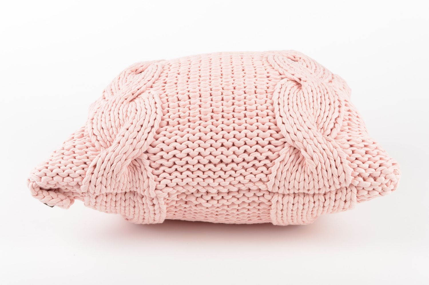 Подушка на диван подарок ручной работы вязаная подушка розового оттенка фото 5