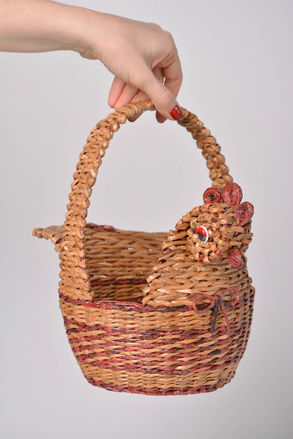 Beautiful handmade woven basket paper basket newspaper craft room decor ideas photo 4