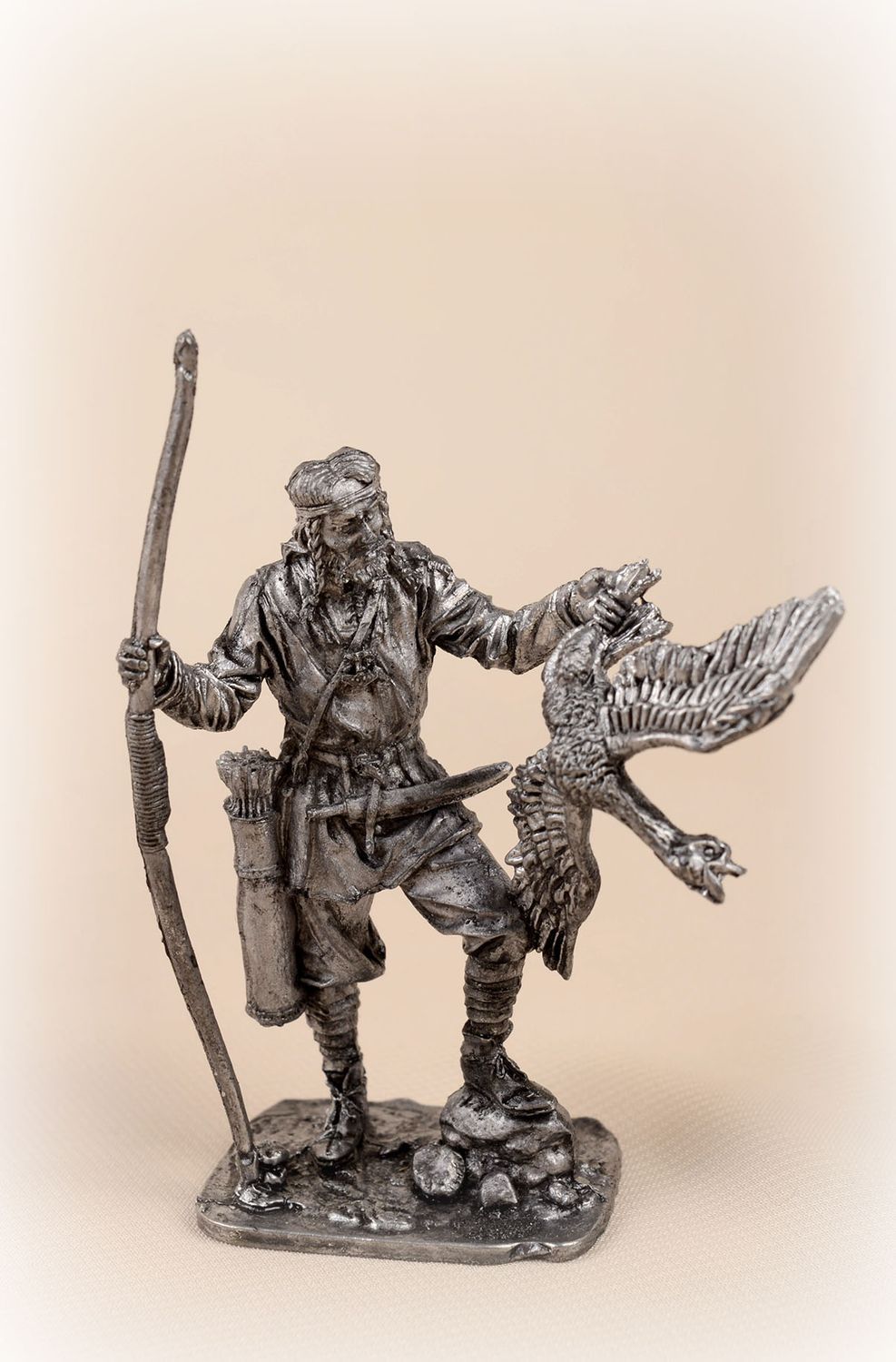 Figura artesanal de estaño cazador con ave decoración de hogar regalo original foto 5