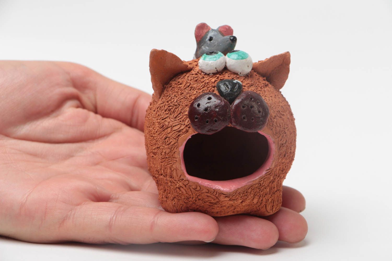 Керамическая фигурка кота ручной работы из глины расписанная красками забавная фото 5