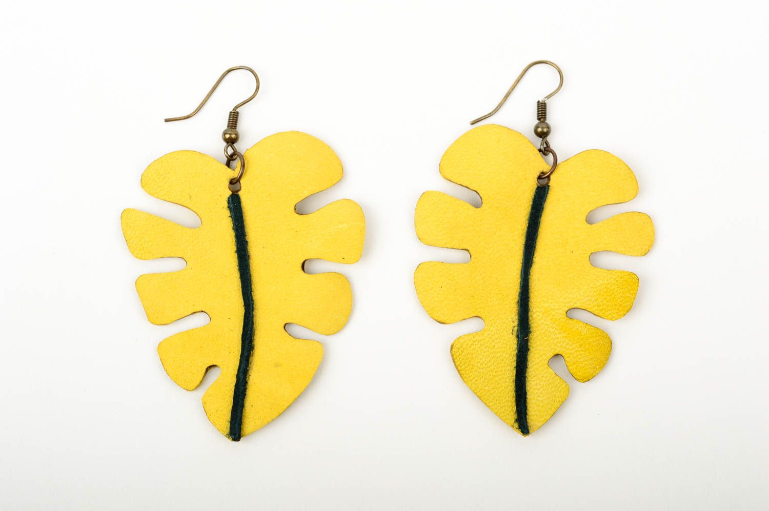 Серьги из кожи ручной работы дизайнерское украшение серьги с подвесками желтые фото 1
