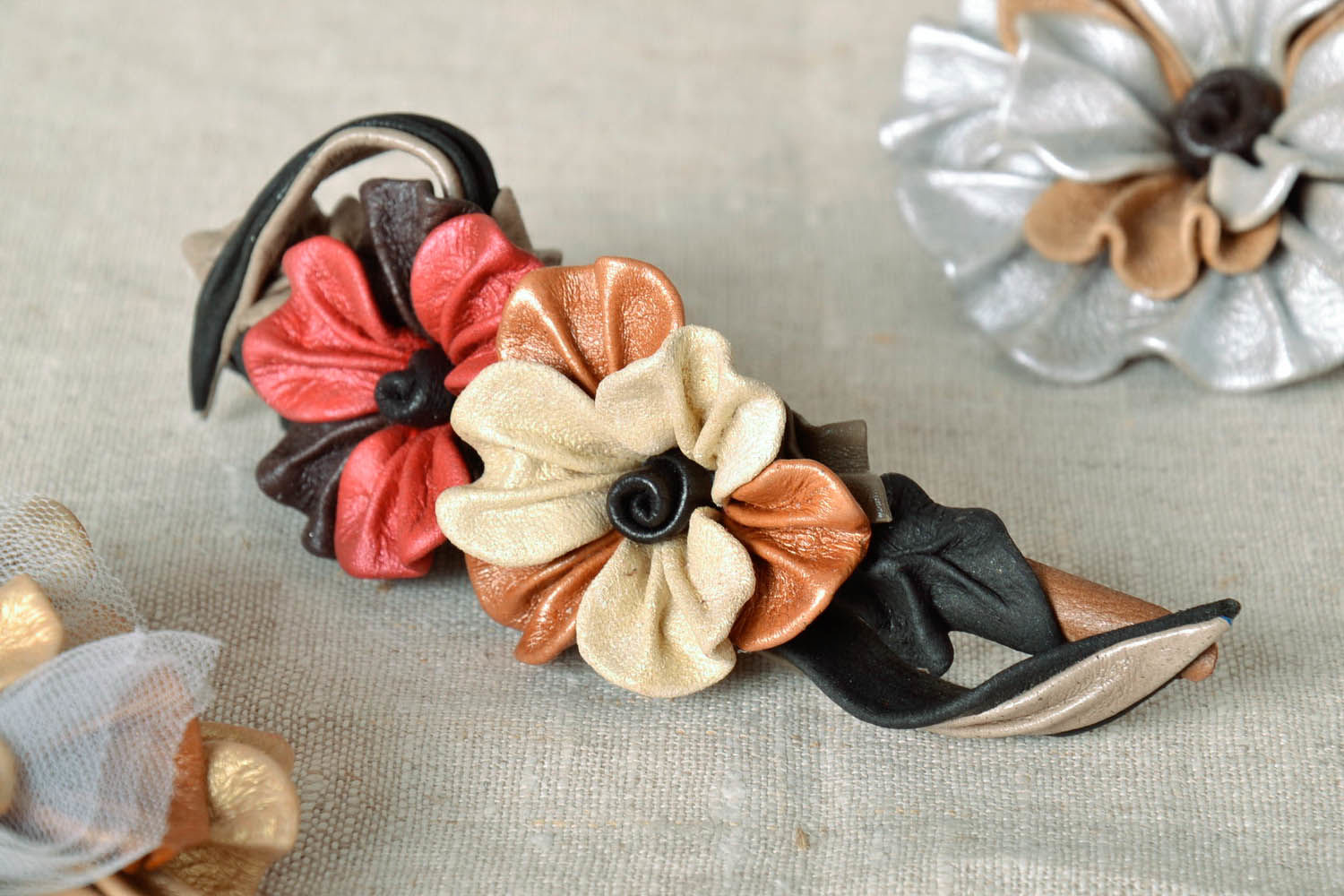 Leather Hair Pin with Flowers photo 1