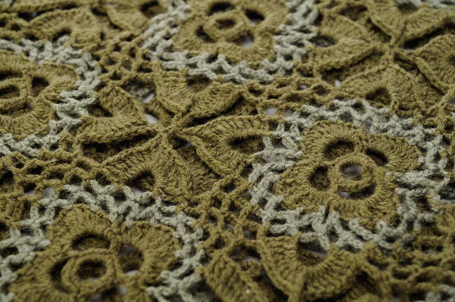 Knitted vest in olive green color photo 4