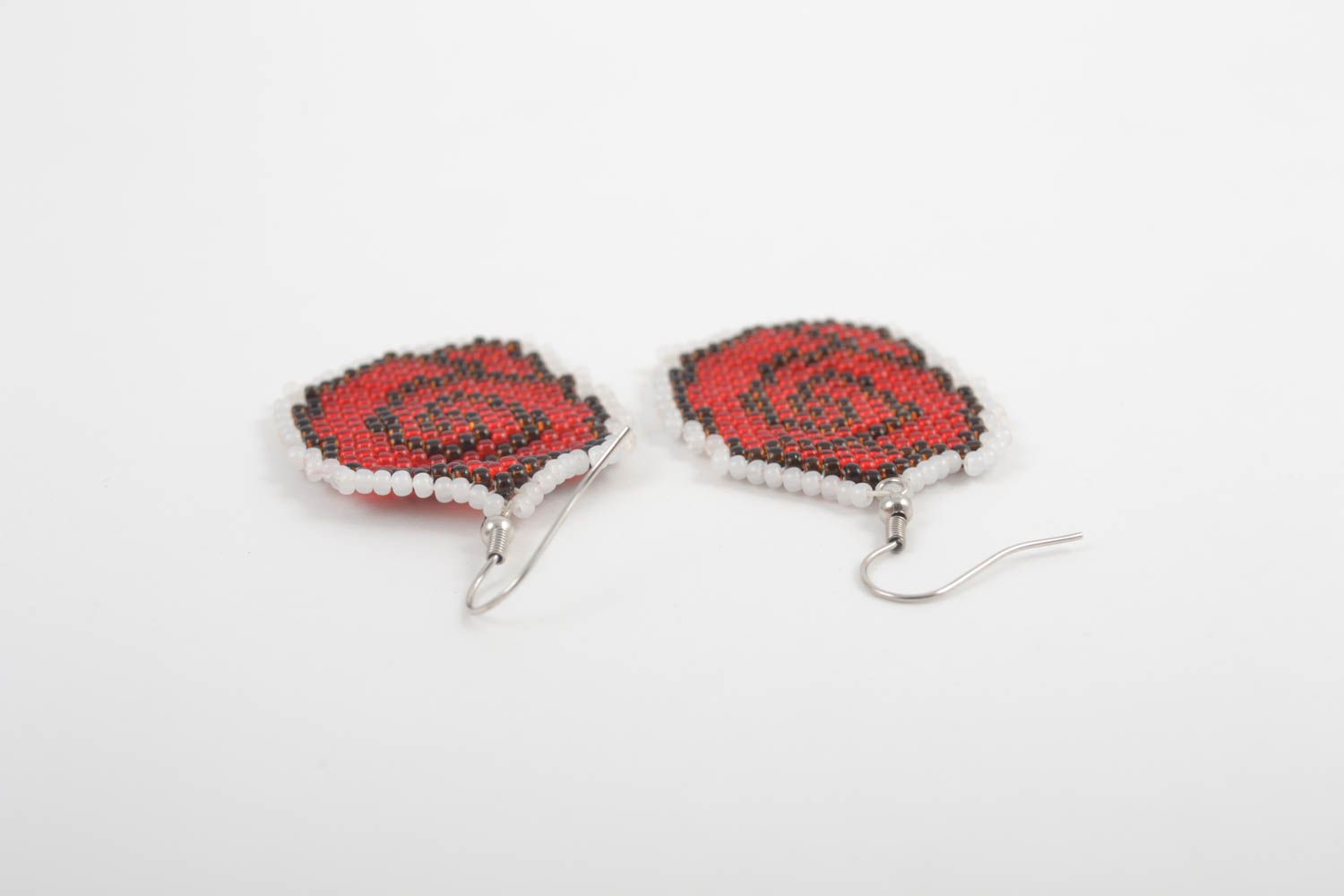 Pendientes de abalorios artesanales rojos accesorio para mujer aretes de moda foto 2