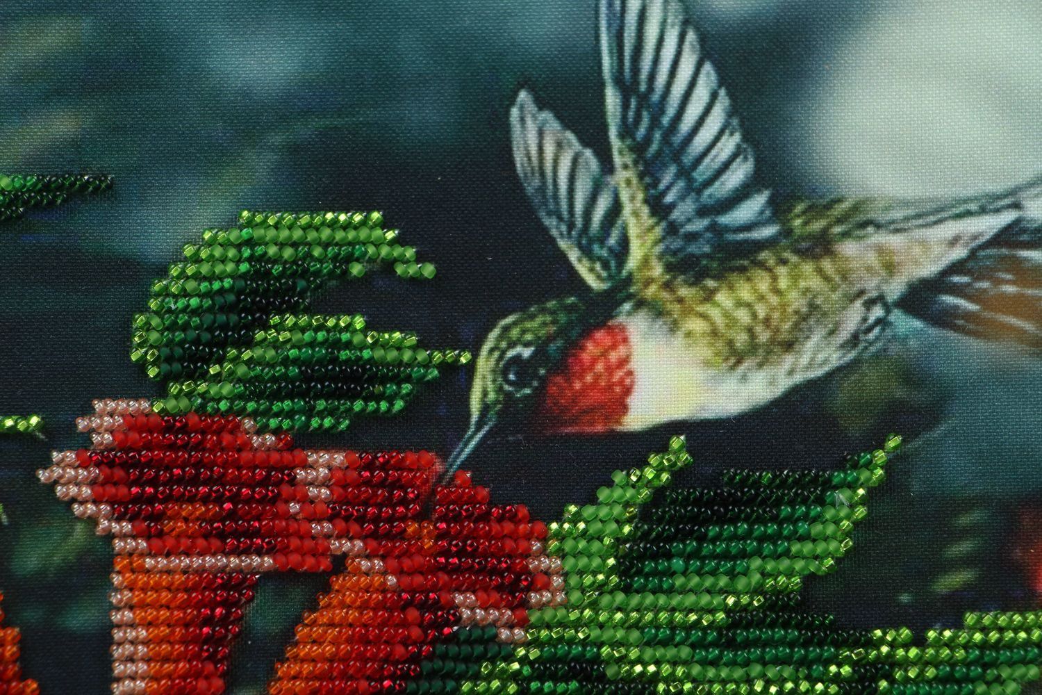Gesticktes Bild aus Glasperlen Kolibri foto 2