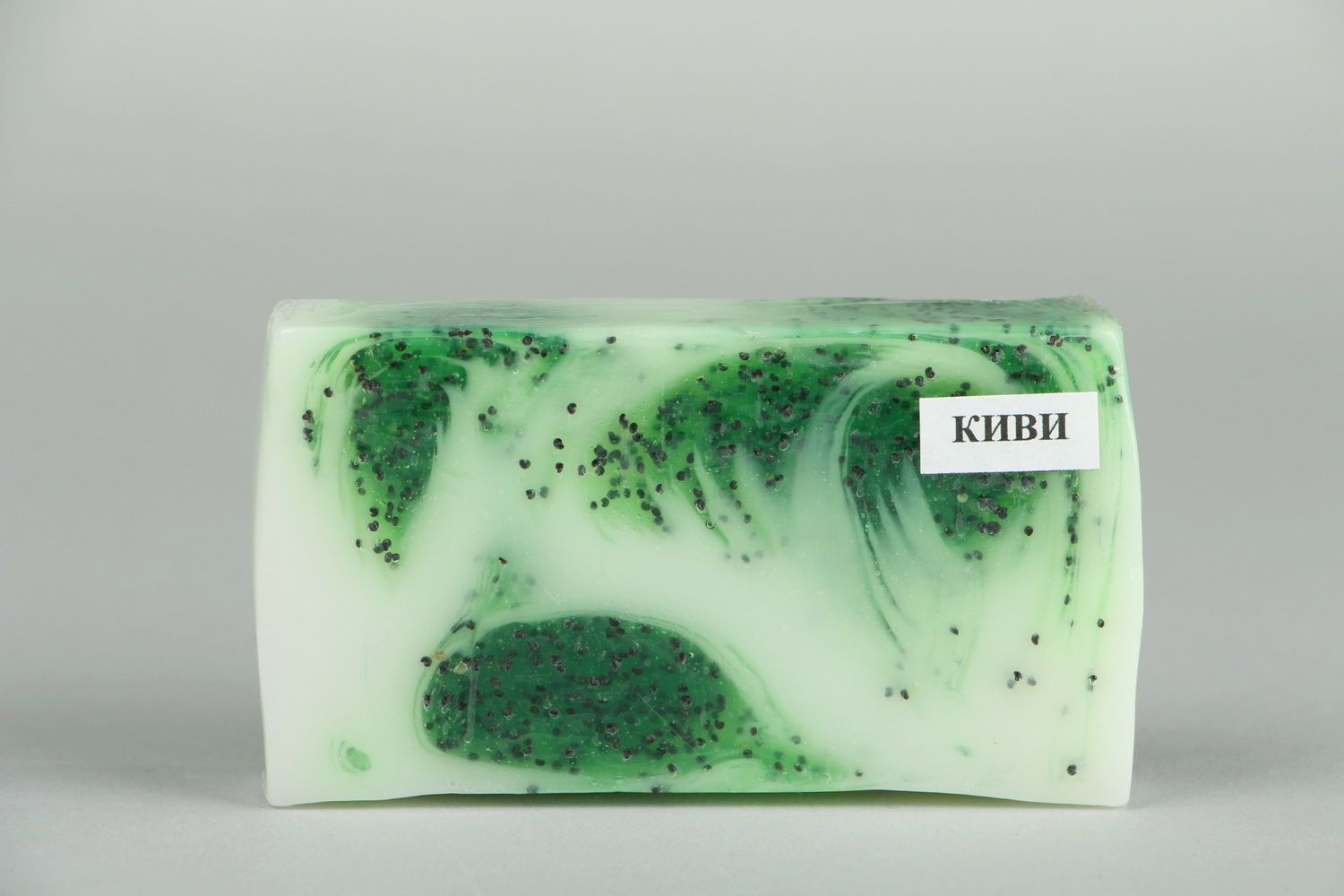 Homemade soap with the scent of kiwi photo 1
