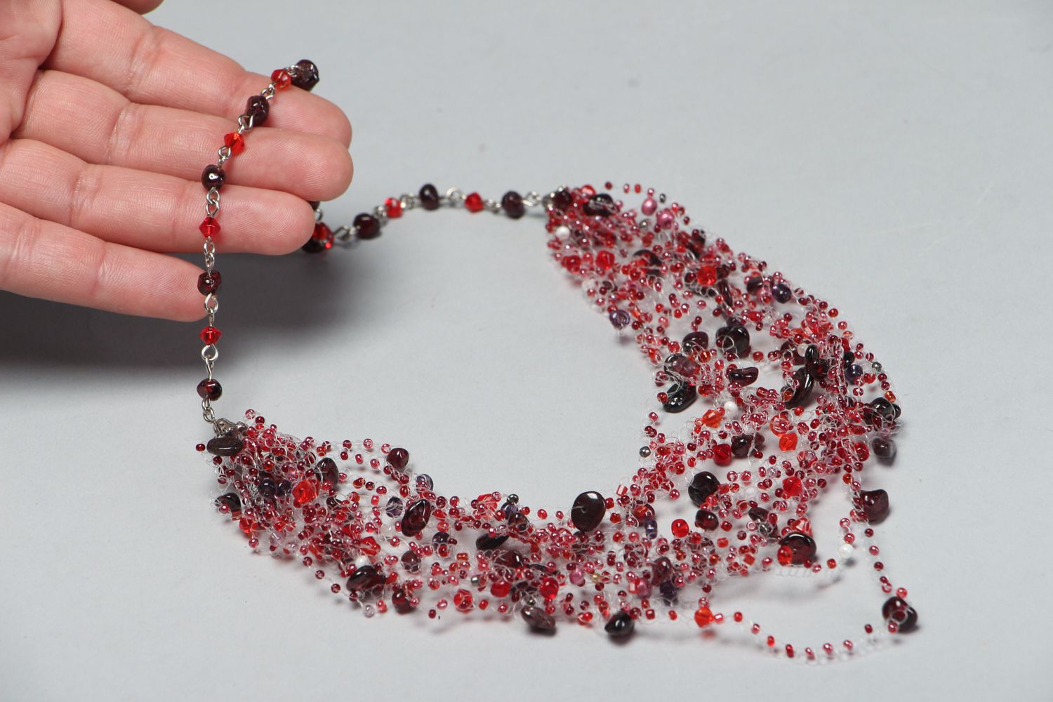 Beaded necklace with garnet and crystal photo 4