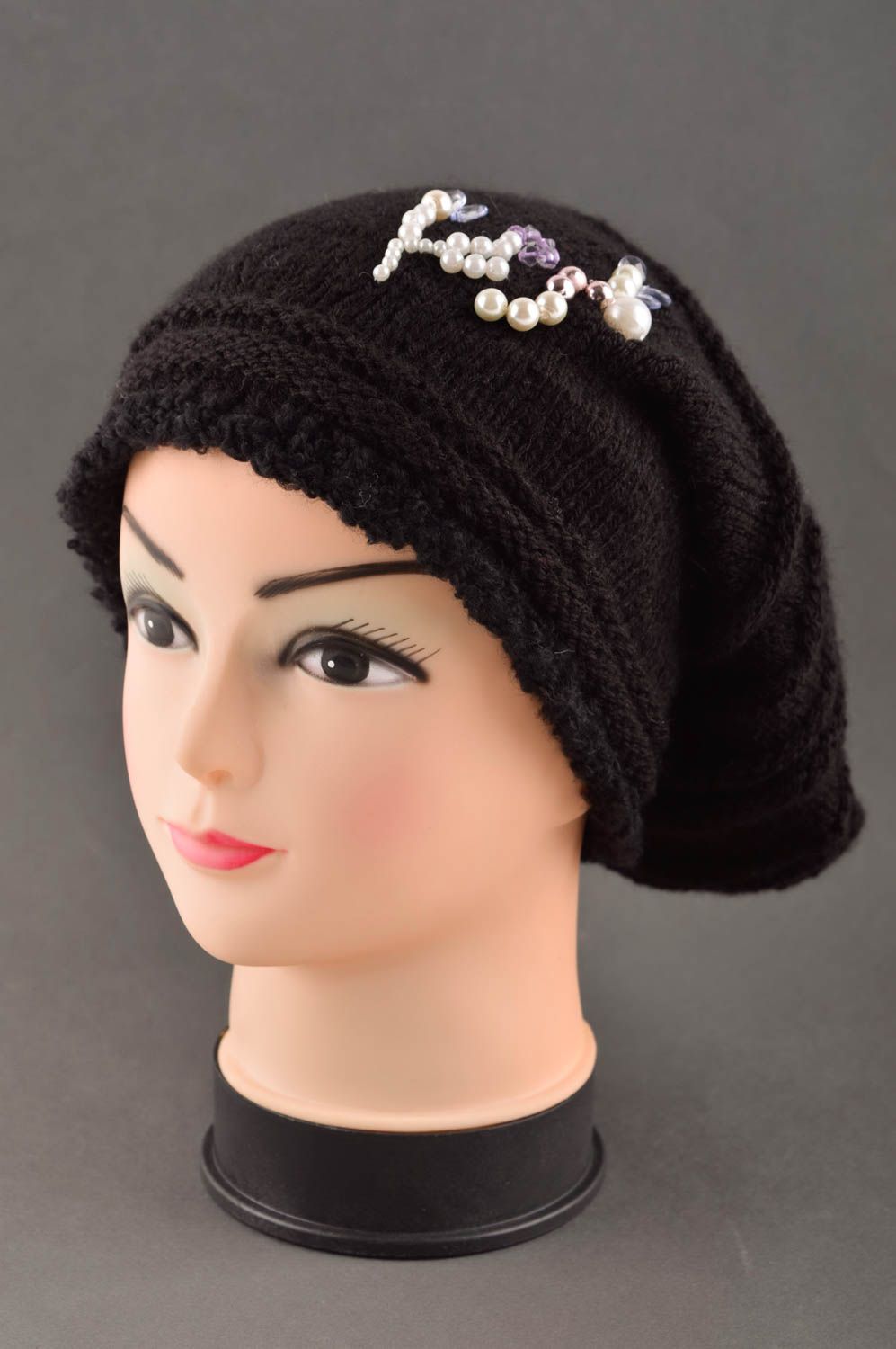 Schöne Winter Mütze für Frauen handgemachte schwarze Mütze modisches Accessoire  foto 1